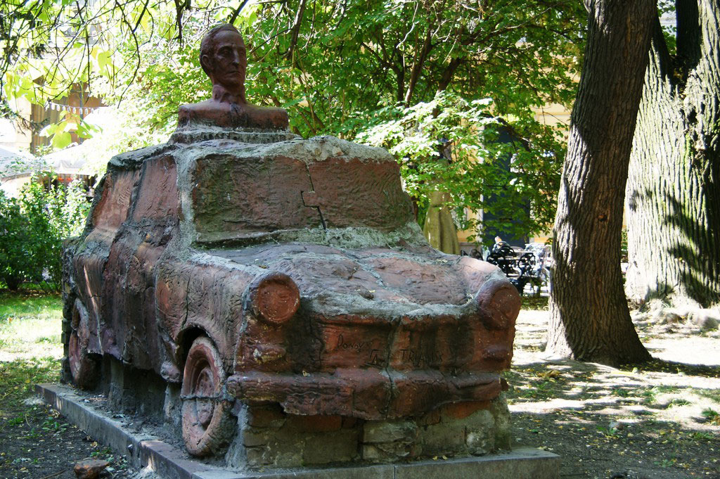 5 Bulgarian Writers You Don’t Want to Miss